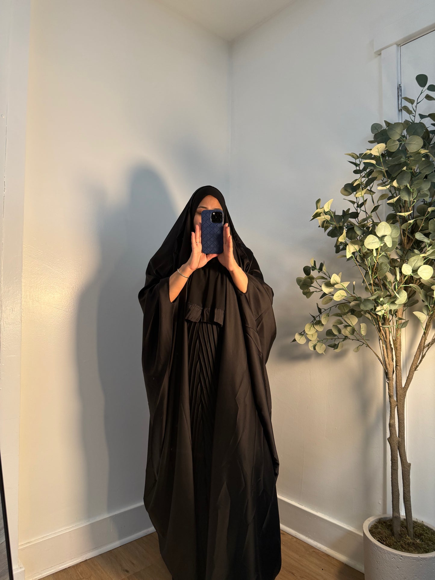 Aisha Overhead