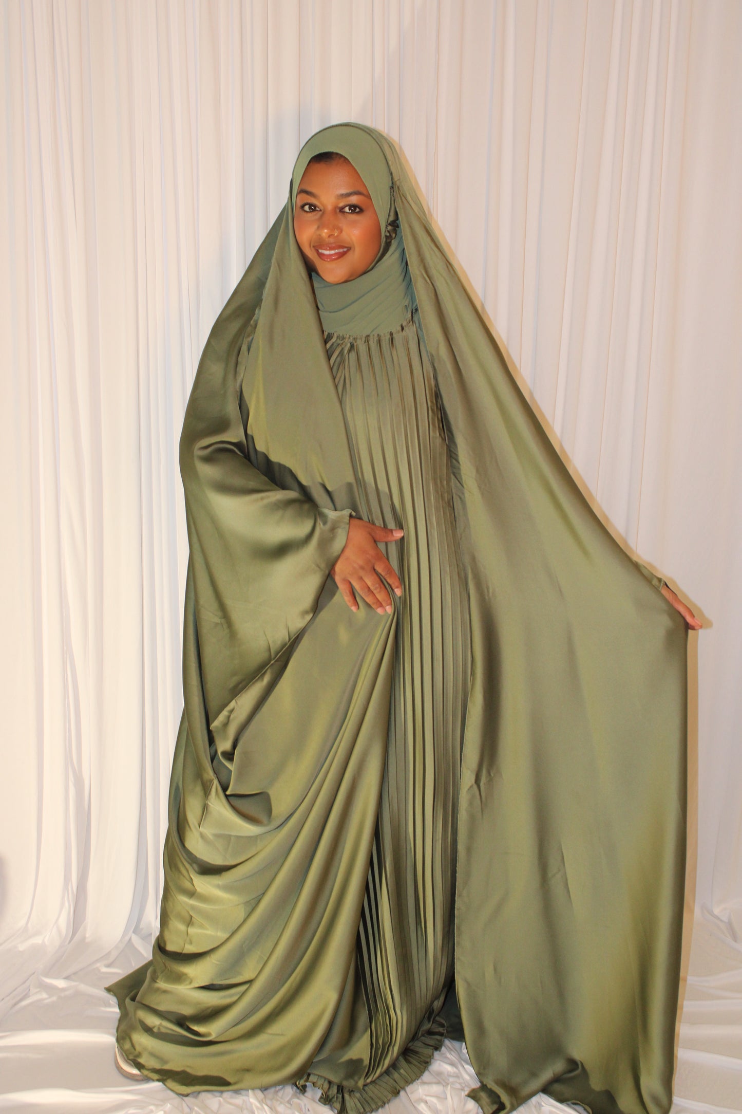 Aisha Overhead