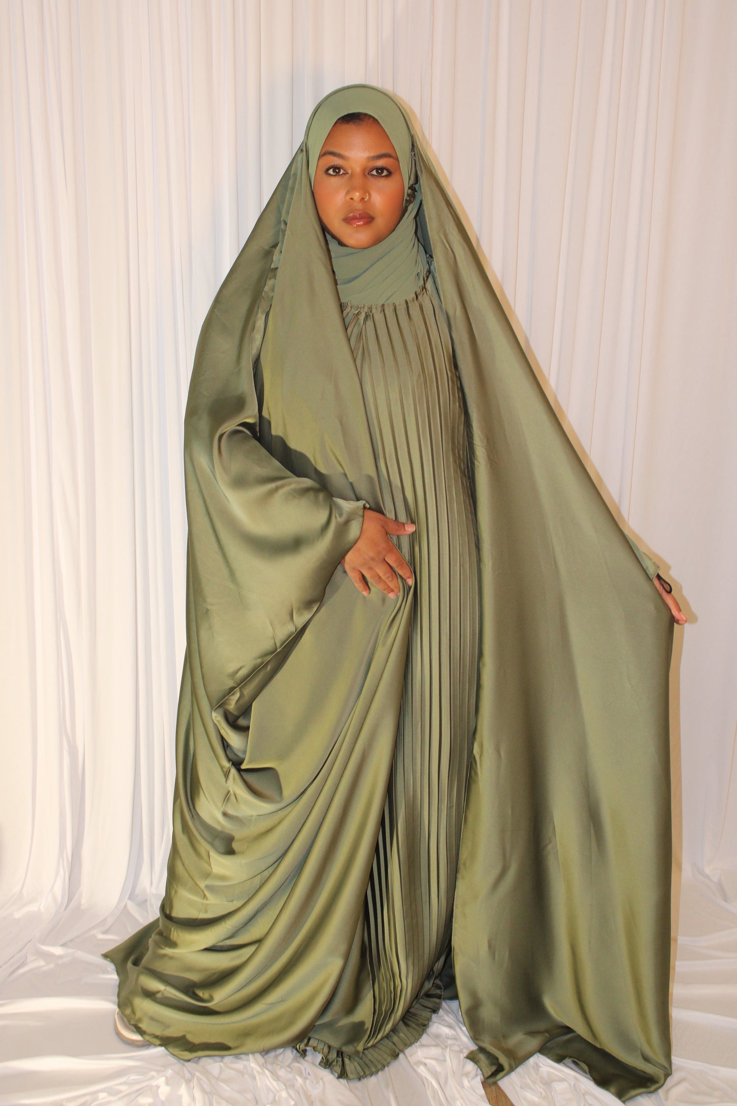 Aisha Overhead