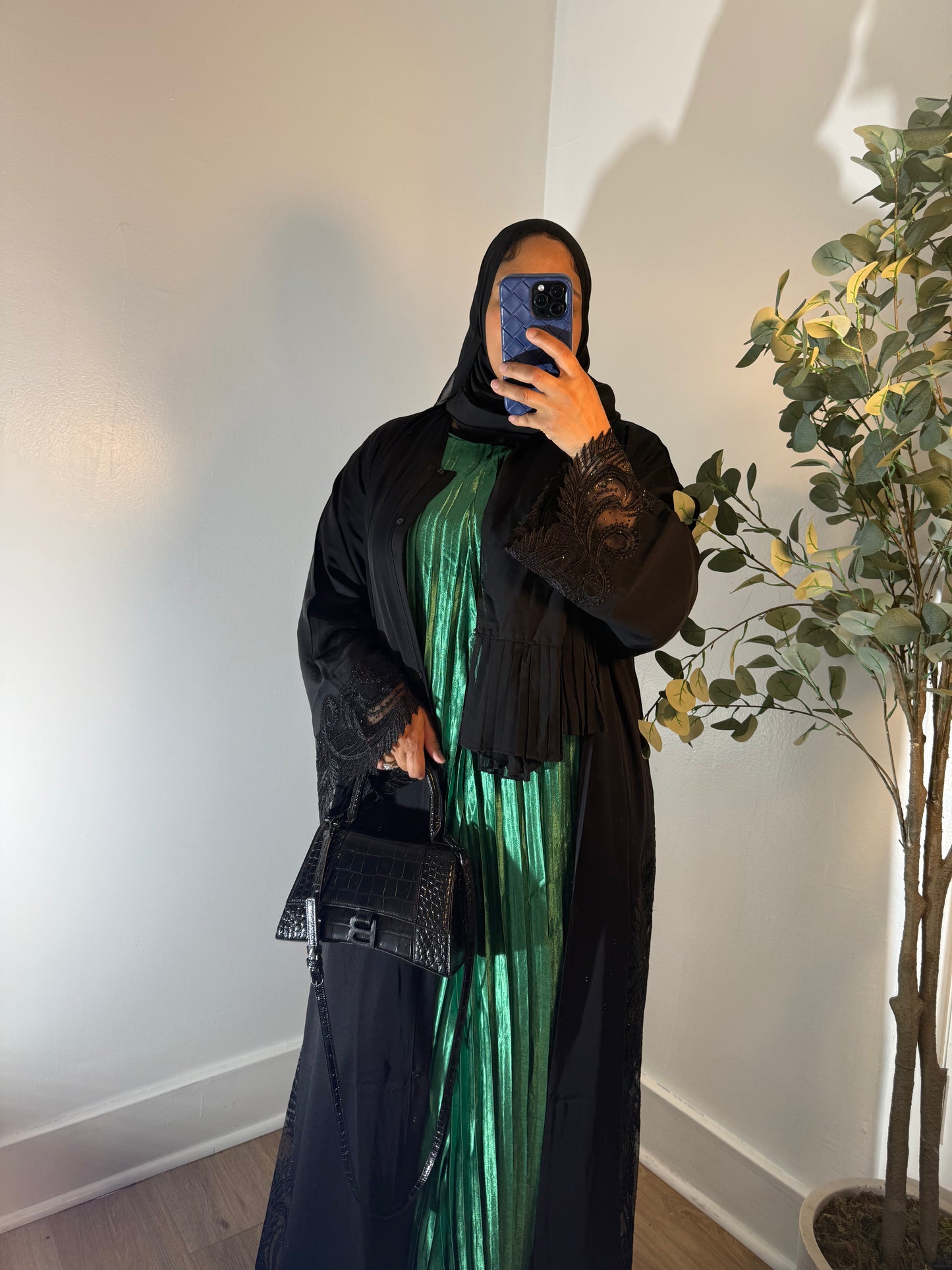 Huda Underdress